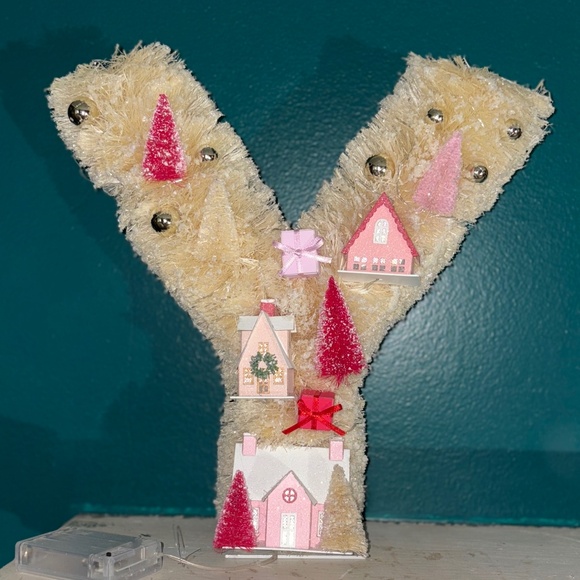 Anthropologie Festive Sisal Light Up Diorama